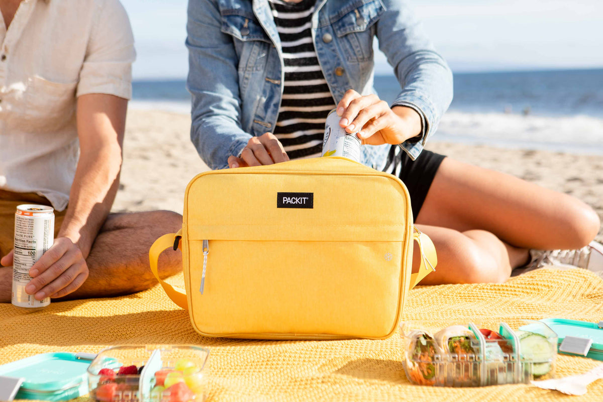 freezable-zuma-15-can-cooler-o8 2022_Lifestyle_Zuma-15-Can-Cooler_Lemonade_30_Lores.jpg