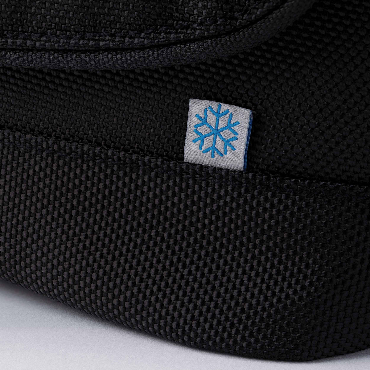 freezable-brooklyn-crossbody-u9 freezable-brooklyn-crossbody-black-ecofreeze-plus-zoom-tag.jpg