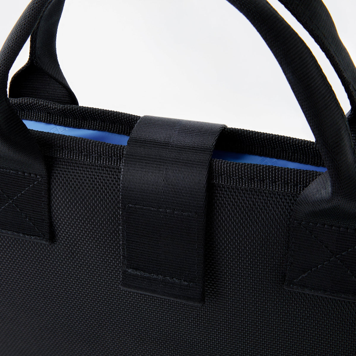 freezable-chill-board-large-z5 freezable-chill-board-large-black-ecofreeze-plus-zoom-handles.jpg