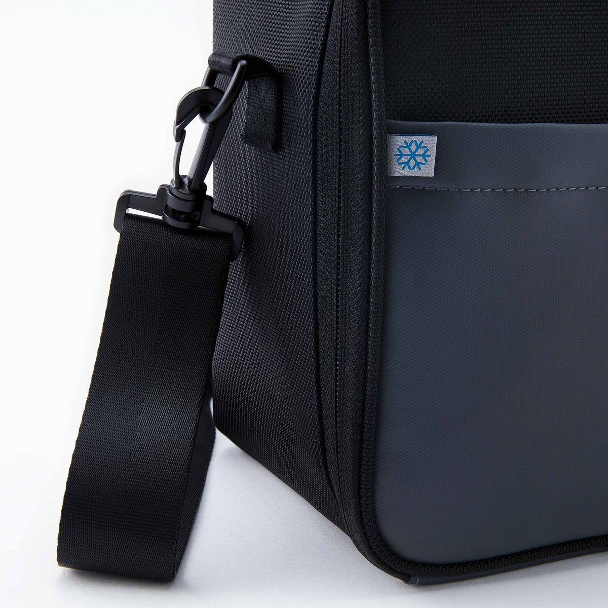 freezable-upright-lunch-box-o4 freezable-upright-lunch-box-black-gray-flag.jpg