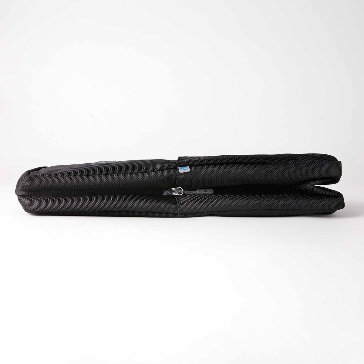 freezable-wine-carrier-x3 freezable-wine-carrier-black-ecofreeze-plus-flat.jpg